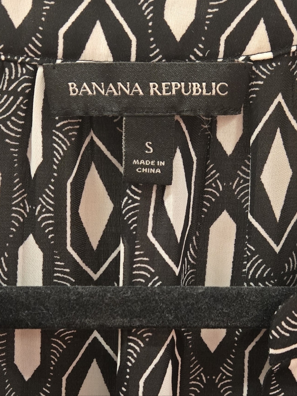 Banana Republic Black & White Geometric Split-Neck Tunic - Picture 3 of 8
